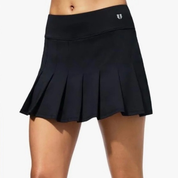 NWT EleVen Venus Williams Black Flutter Skirt Skort  Tennis Pickleball Small - Picture 1 of 9